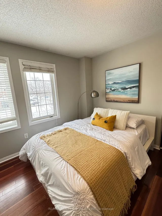 Additional image 11 of 5926 Whitehorn Ave