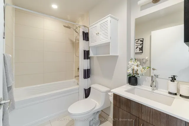 Additional image 23 of 426 University Ave Unit 3709