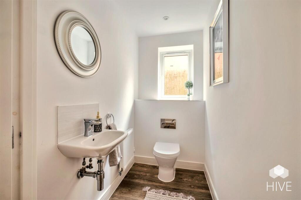 Additional image 12 of Horseshoe Crescent, Ferndown
