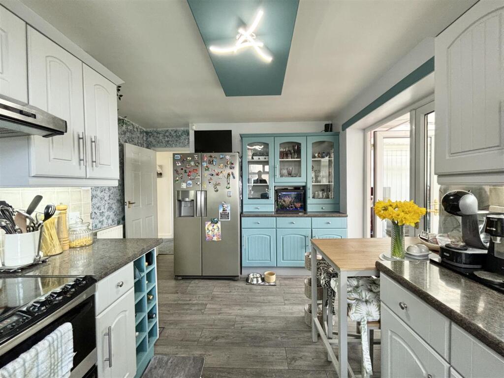 Additional image 3 of Highgate Grove, Clayton Heights, Bradford