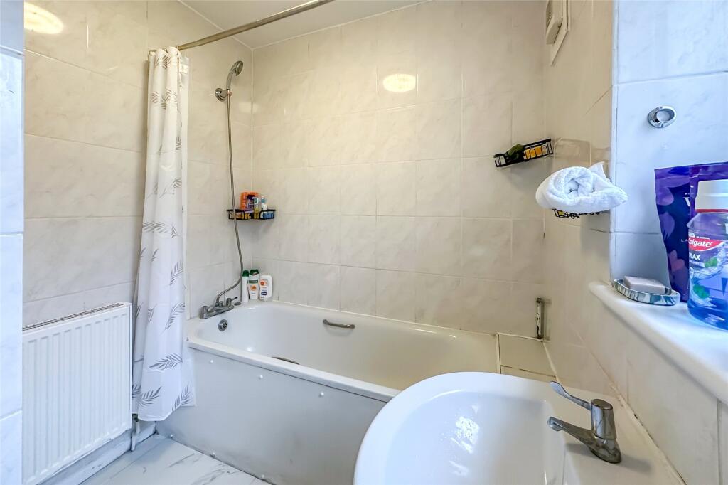 Additional image 11 of Roundfield Avenue, Harpenden, Hertfordshire, AL5