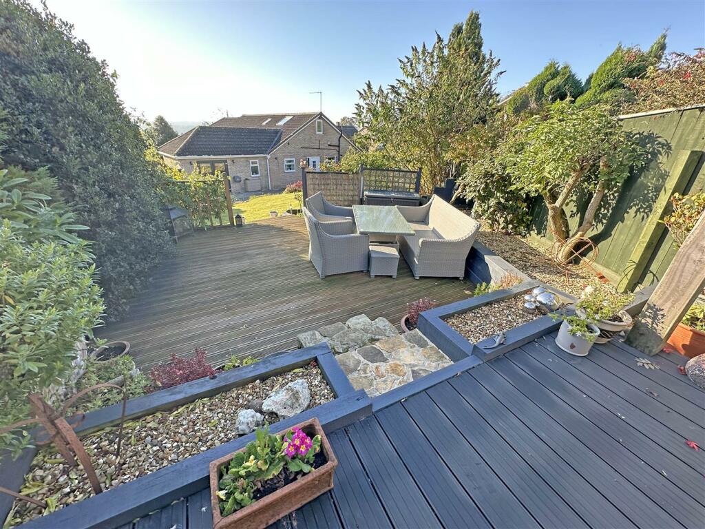 Additional image 33 of Ronaldshay Close, Richmond