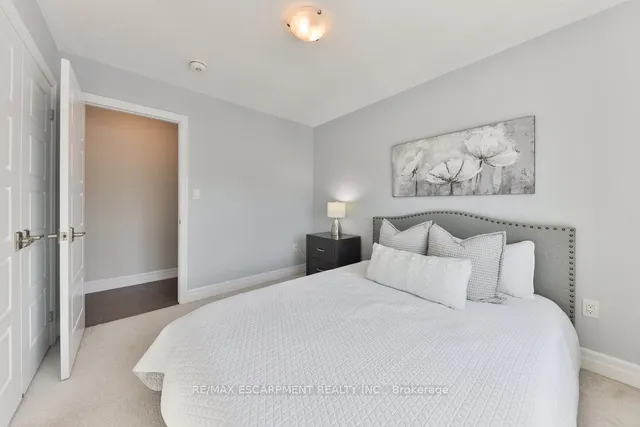 Additional image 26 of 2 Vaudeville Dr