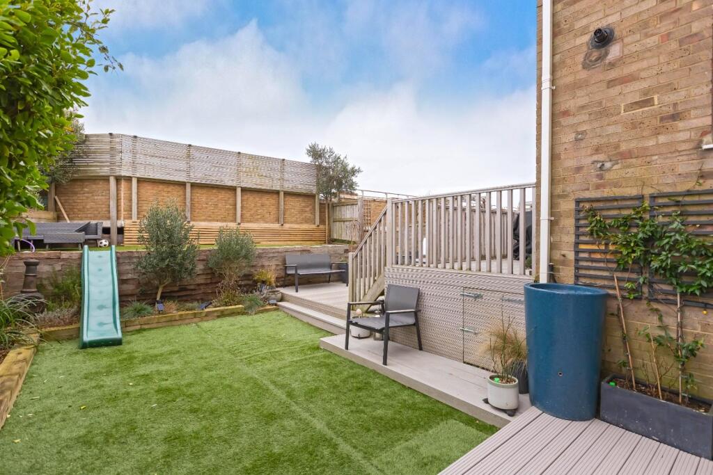 Additional image 31 of Ormonde Way, Shoreham-By-Sea