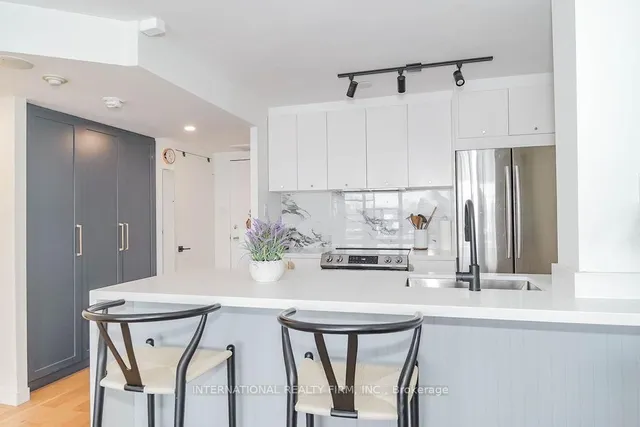 Additional image 10 of 725 King St Unit 811