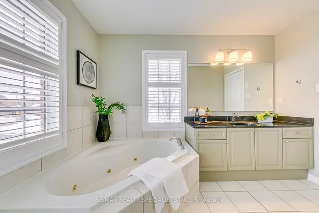 Additional image 21 of 5926 Whitehorn Ave