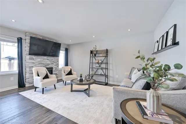 Additional image 11 of 1176 Duignan Crescent