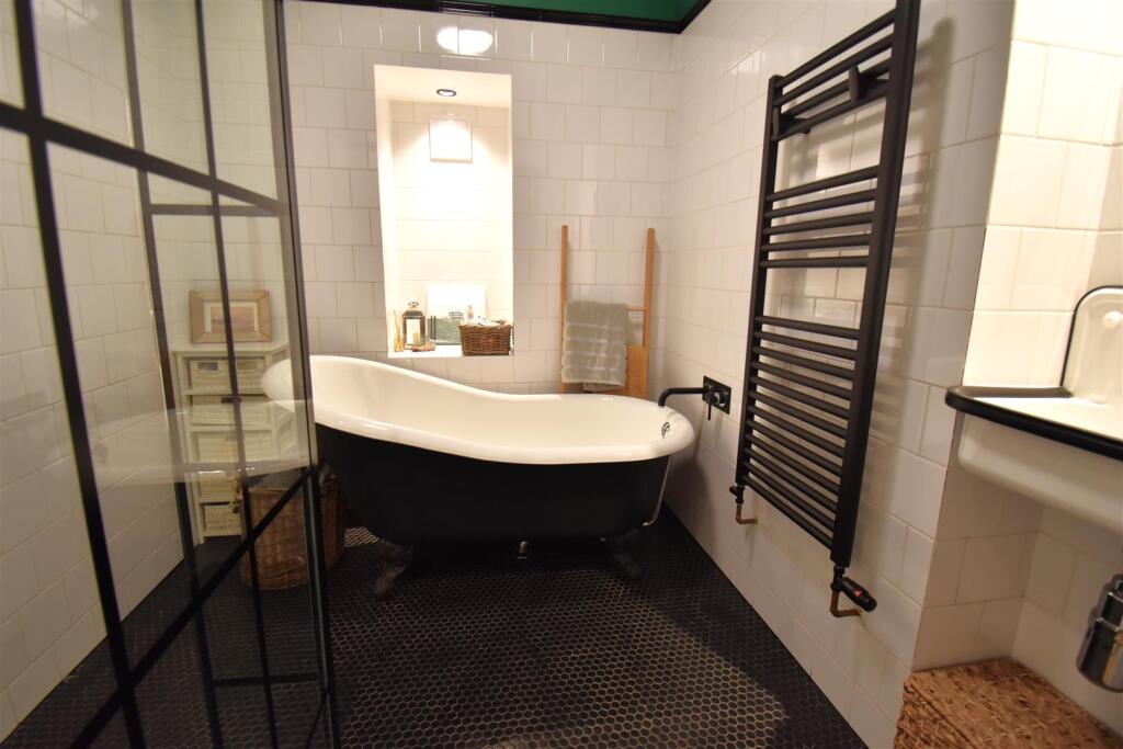 Additional image 11 of Superb Garden Apartment Beaconsfield Road, Clifton, Bristol