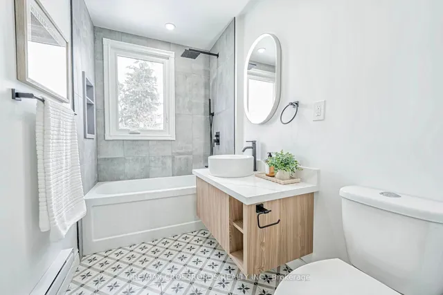 Additional image 17 of 548 Glebeholme Blvd