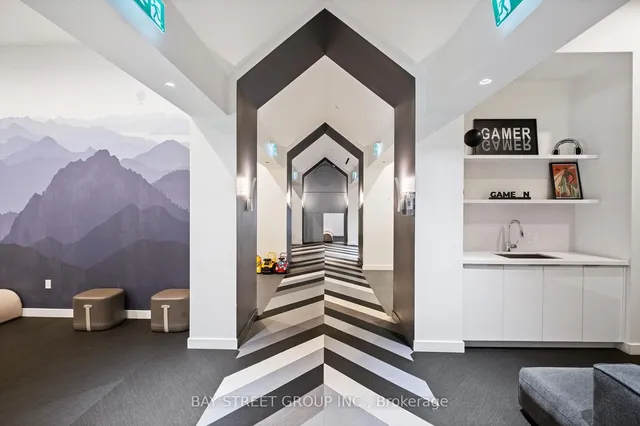 Additional image 36 of 39 Roehampton Ave Unit 2304