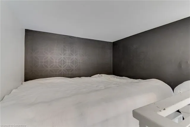 Additional image 25 of 1842 Queen St Unit 204