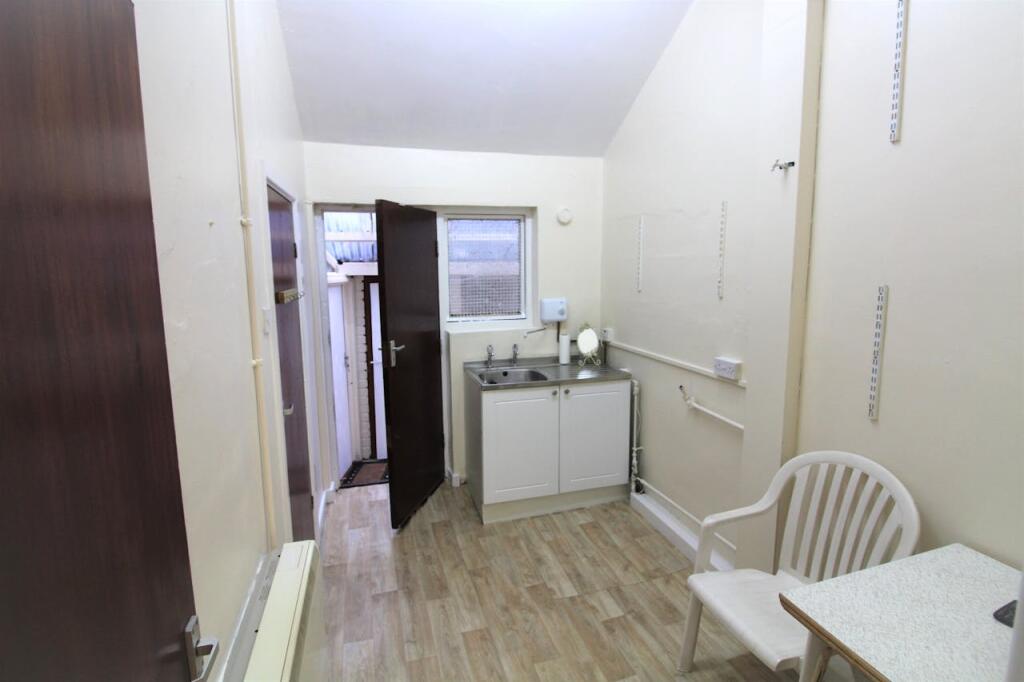 Additional image 4 of 170 School Road, Hall Green, Birmingham, B28 8PA