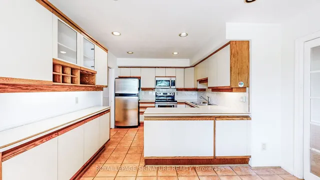 Additional image 17 of 24 Burleigh Heights Dr