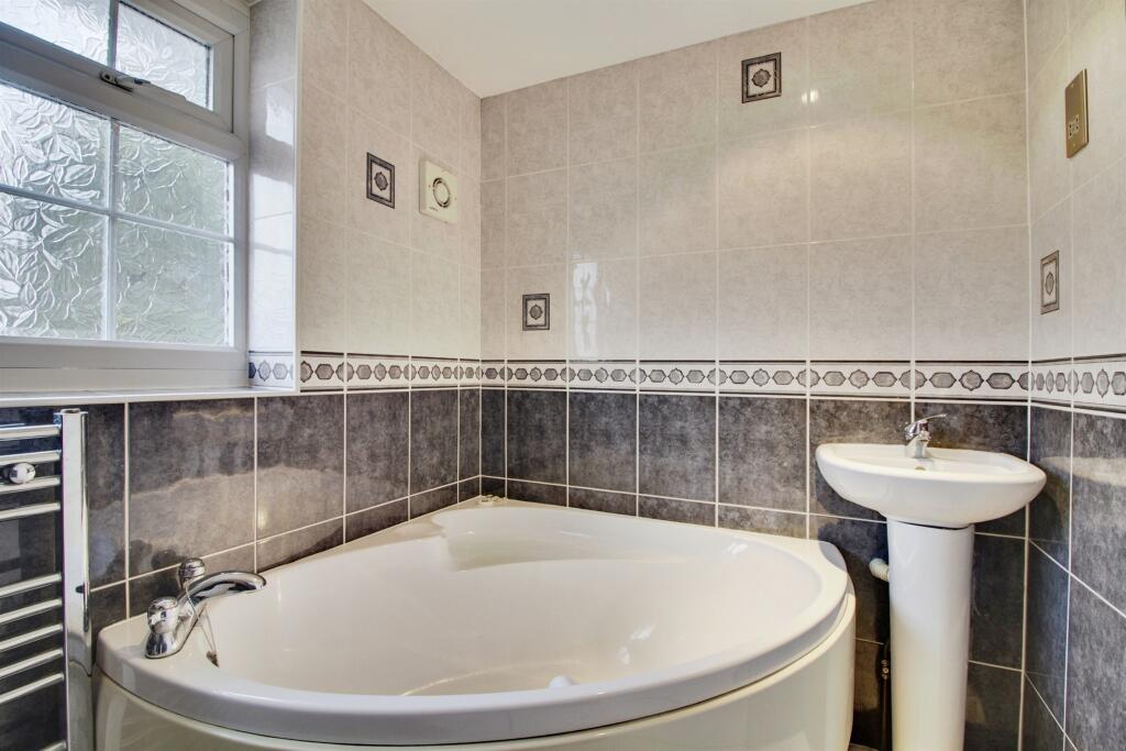 Additional image 13 of Howlands, Welwyn Garden City