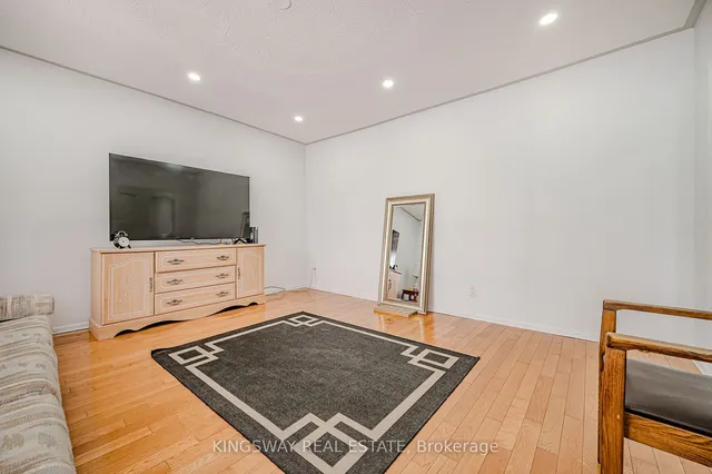 Additional image 7 of 650 Upper Sherman Ave