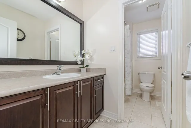 Additional image 34 of 19 Snapdragon Sq