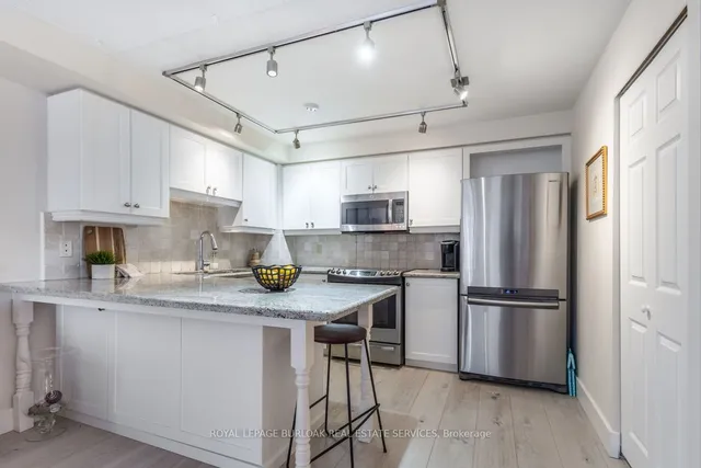 Additional image 9 of 2210 Lakeshore Rd Unit 304