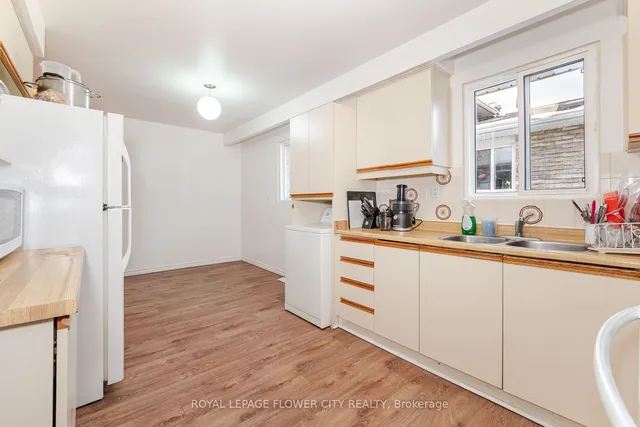 Additional image 26 of 144 ABELL Dr