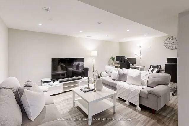 Additional image 39 of 43 Benlight Cres