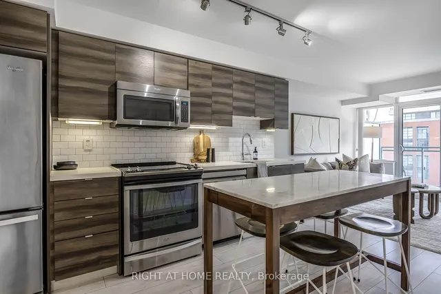 Additional image 4 of 525 Adelaide St Unit 1622