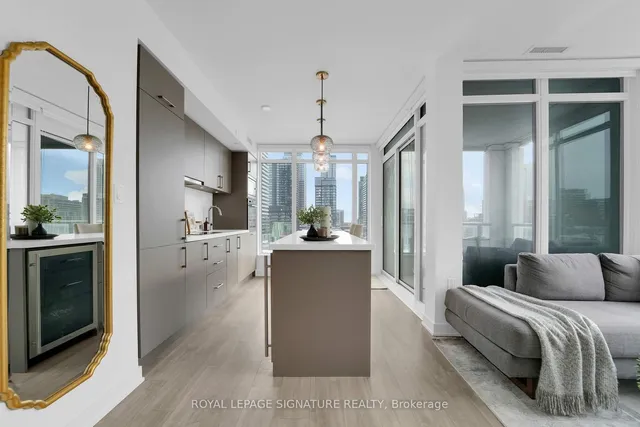 Additional image 6 of 27 Bathurst St Unit 406