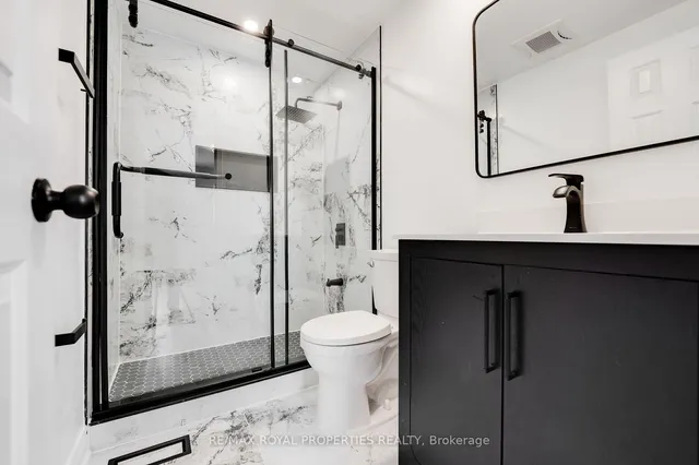 Additional image 6 of 3 Halfmoon Sq