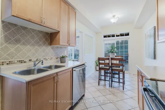 Additional image 10 of 6538 Opera Glass Cres