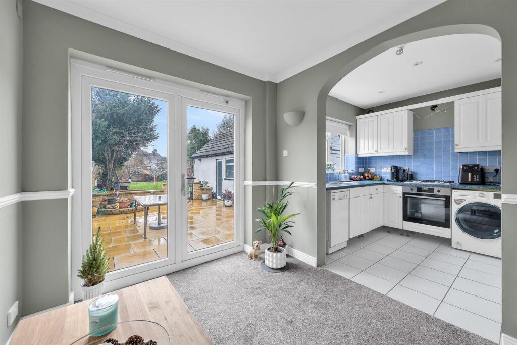 Additional image 5 of Lime Tree Walk, West Wickham