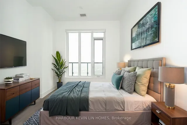 Additional image 6 of 575 Bloor St Unit 2703