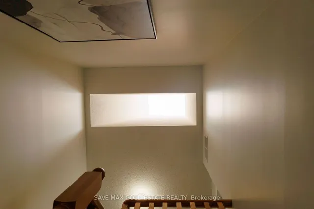 Additional image 20 of 108 GLENASHTON Dr