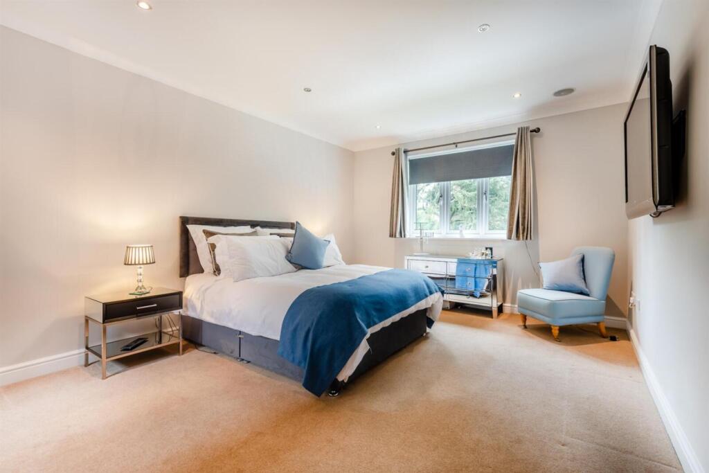 Additional image 21 of Woodland Walk, Ferndown, Dorset, BH22