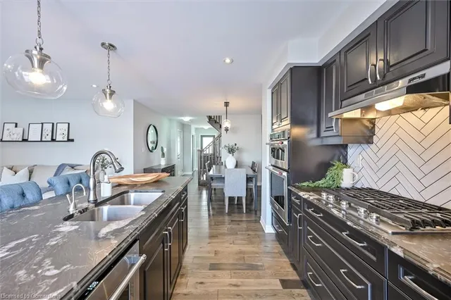 Additional image 10 of 1176 Duignan Crescent