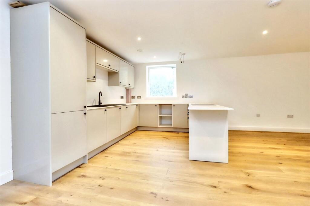 Additional image 13 of Contemporary apartment in Upper Clevedon