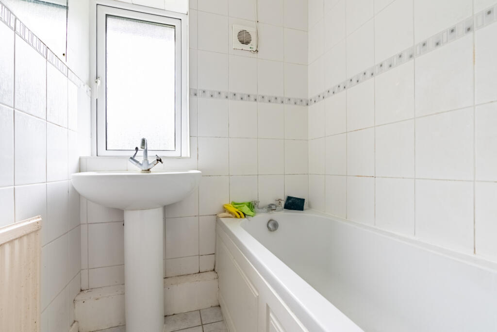 Additional image 11 of Hunters Ride, Bricket Wood, St. Albans, Hertfordshire, AL2