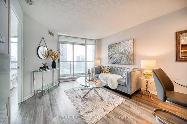 Additional image 12 of 18 Yonge St Unit 3109