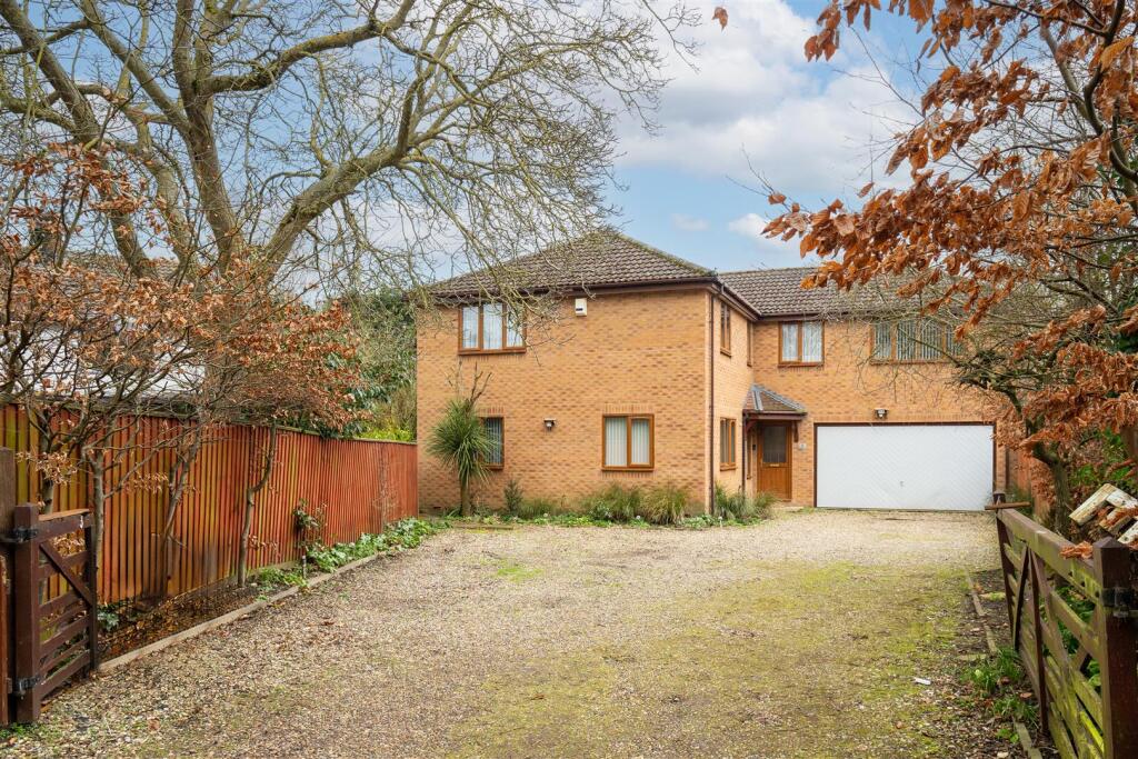 Primary image of Ditton Close, Newmarket, CB8