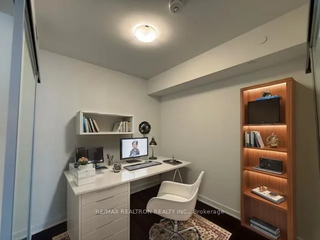 Additional image 8 of 543 Richmond St Unit 817