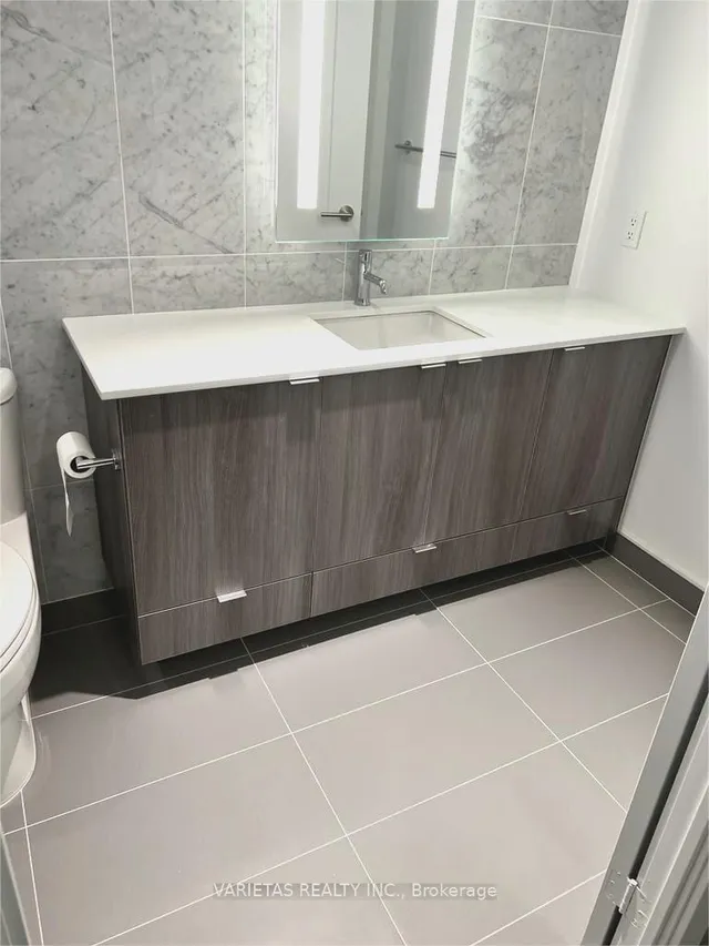 Additional image 9 of 585 Bloor St Unit 4319