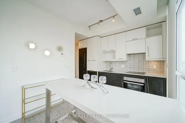 Additional image 8 of 199 Richmond St Unit 1402