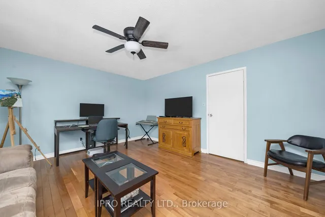 Additional image 22 of 1550 Grosvenor St Unit 32