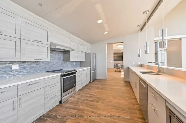 Additional image 5 of 2093 Fairview St Unit 1407