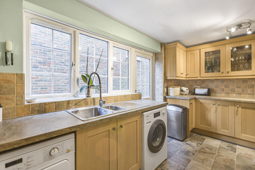 Additional image 8 of Godfries Close, Tewin, Welwyn, AL6 0LQ