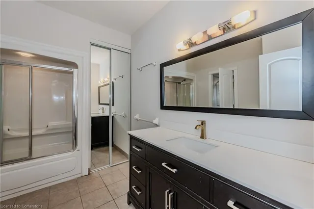 Additional image 30 of 76 Woolwich St Unit 7