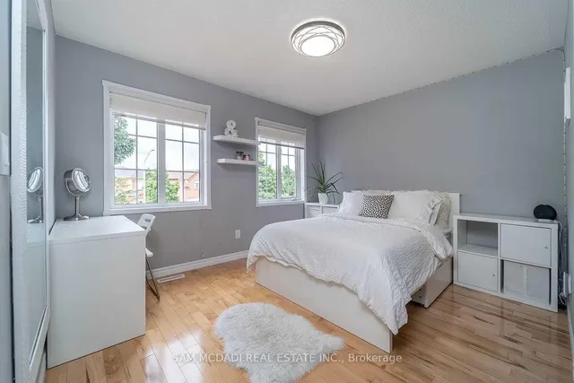 Additional image 12 of 5599 Brenchley Ave