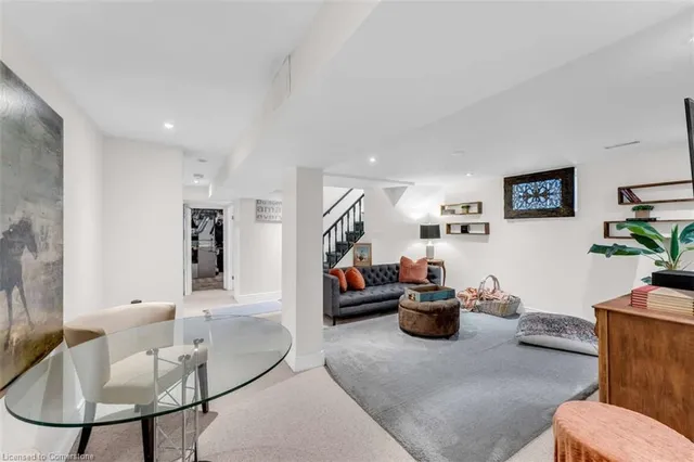 Additional image 21 of 483 Walnut Cres