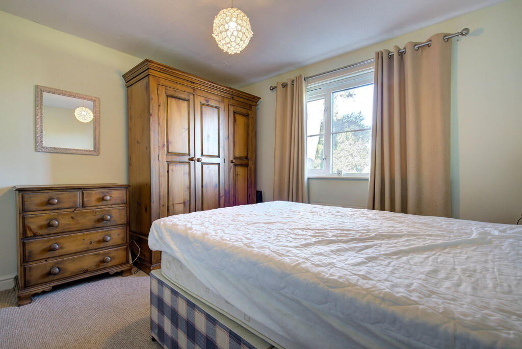 Additional image 18 of 16 Vernon Close, Saughall, Chester,