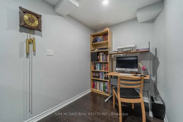 Additional image 24 of 5599 Brenchley Ave