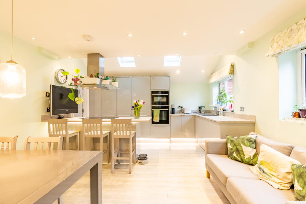 Additional image 2 of Holly Walk, Harpenden, Hertfordshire, AL5