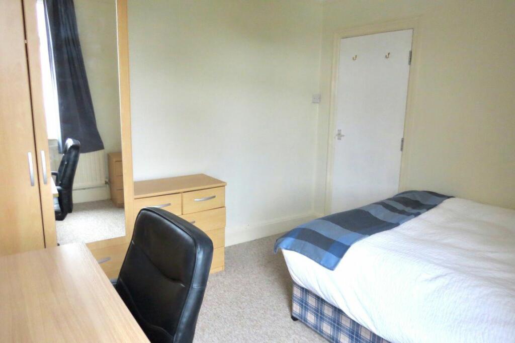 Additional image 11 of STUDENT FIVE DOUBLE BEDROOMS, WINTON