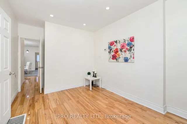 Additional image 6 of 1351 Lansdowne Ave